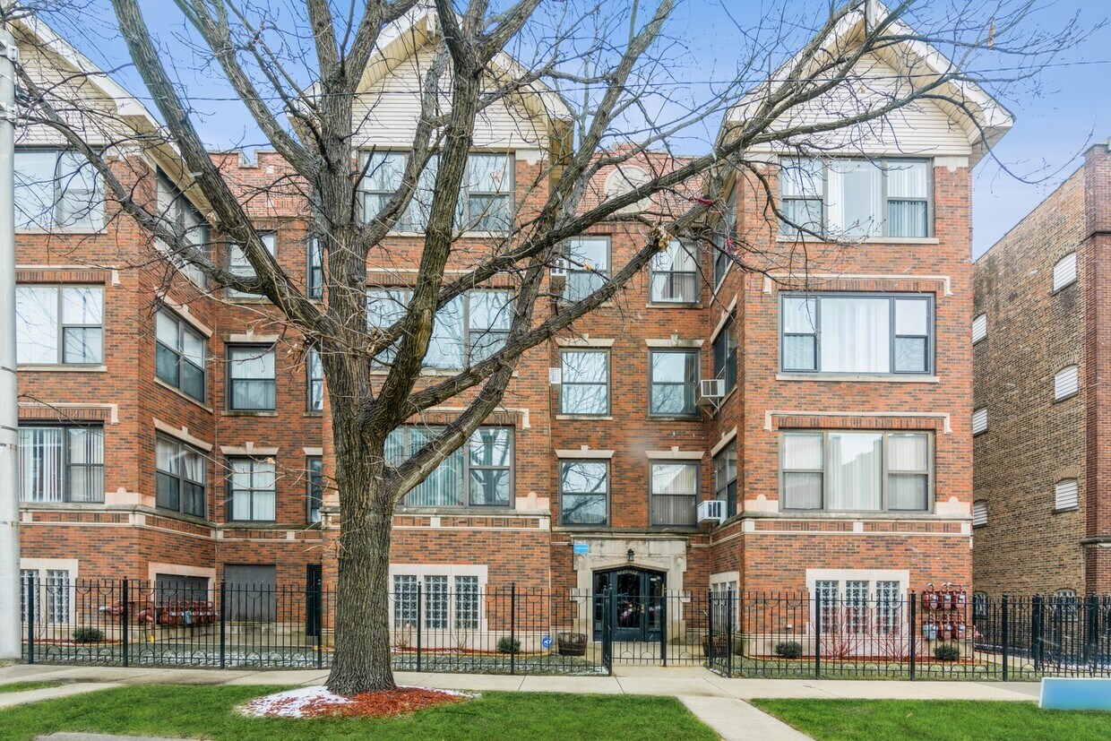 Primary Photo - 6727 S Merrill Ave