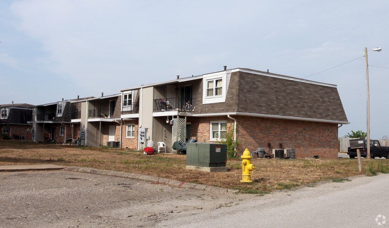 19 Lakeshore Drive - Spring Lakes