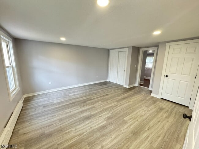 Foto del edificio - 606 Hardyston Ville Rd