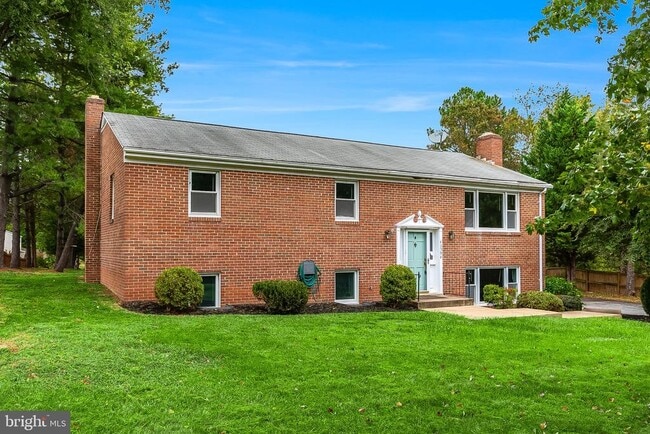 Building Photo - 43594 Hay Rd