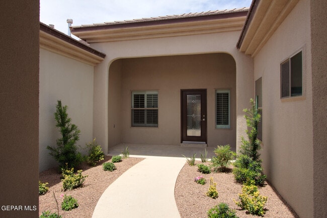 Building Photo - 536 Via De Los Arboles