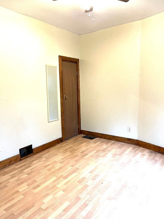 Foto del edificio - 145 Parkside Ave