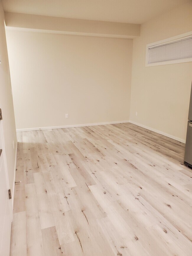 Building Photo - 120 Redstone Walk NE