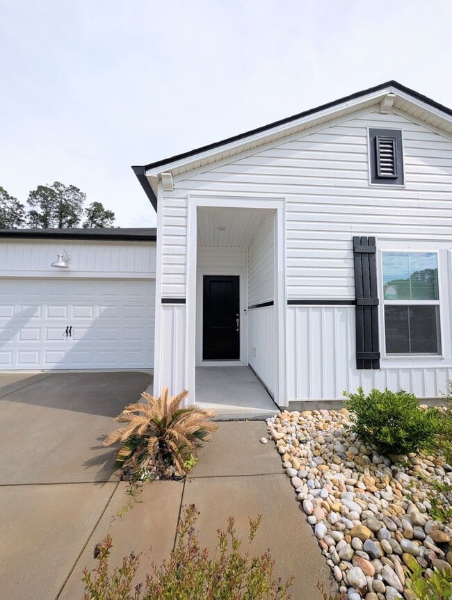 Building Photo - Charming 3-Bed, 2-Bath Home in Carolina Lakes - Long Term Rental