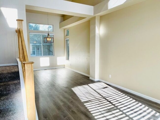 Building Photo - 3200 Fairlands Ct