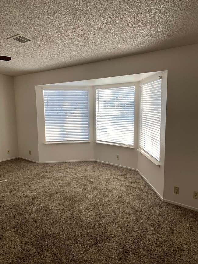 Foto del edificio - 3 Bedroom 2 Bath Home