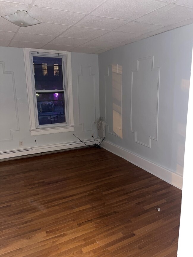 Building Photo - 288 Grand St