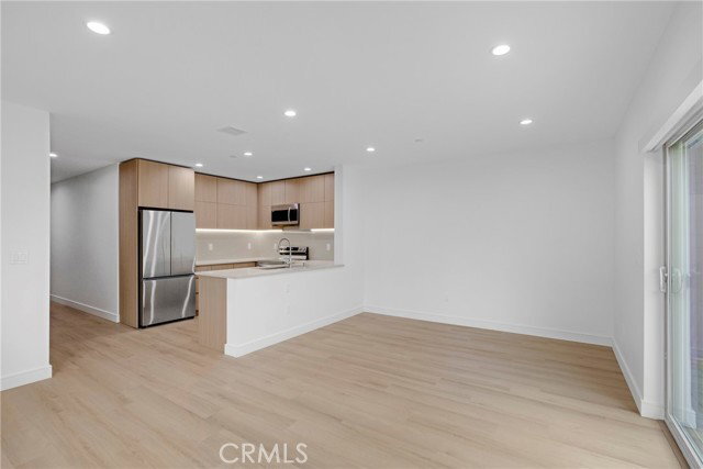 Foto del edificio - 5220 Strohm Ave