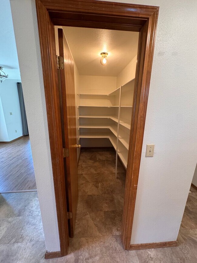 Foto del edificio - 4 Bed 4 Bath in Briargate $2695 Pet Friendly