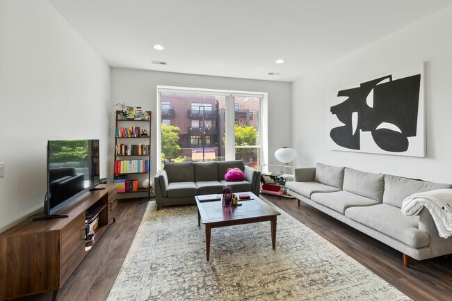 Foto del edificio - 1507 N. Western-302