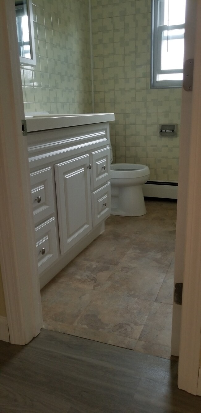 Building Photo - 3 Paris St