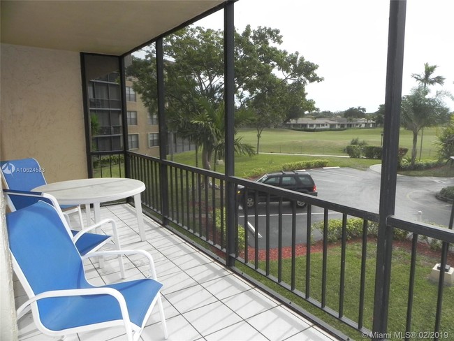 Foto del edificio - EMERALD HILLS