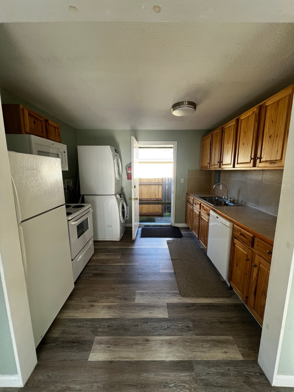 Building Photo - 122 S National Ave