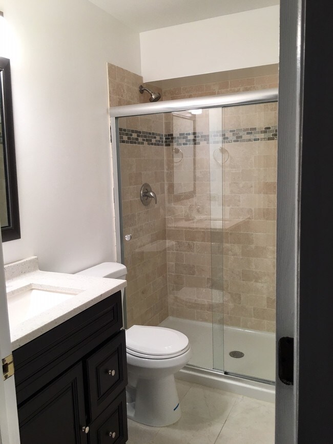 Segundo baño - 606 Berry Ridge Dr