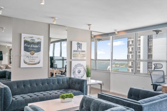 Building Photo - 11 Island Ave