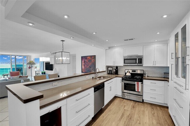 Foto del edificio - 3140 S Ocean Dr