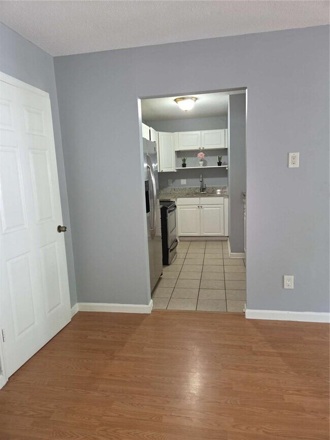 Building Photo - 3599 Woodbriar Cir