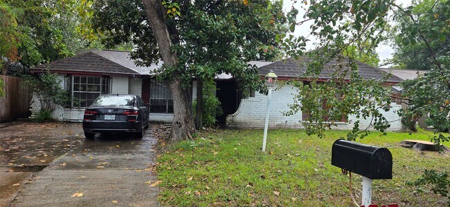 Foto del edificio - 1018 Forestburg Dr