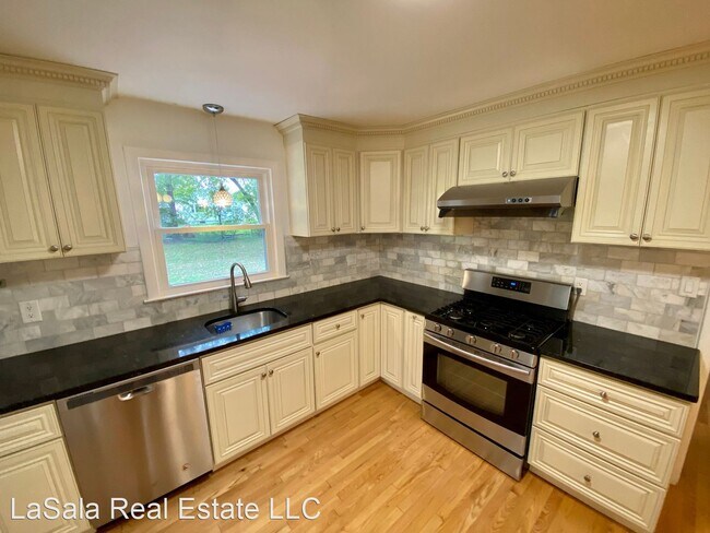 Building Photo - 3 br, 1.5 bath House - 46 Lawler Road