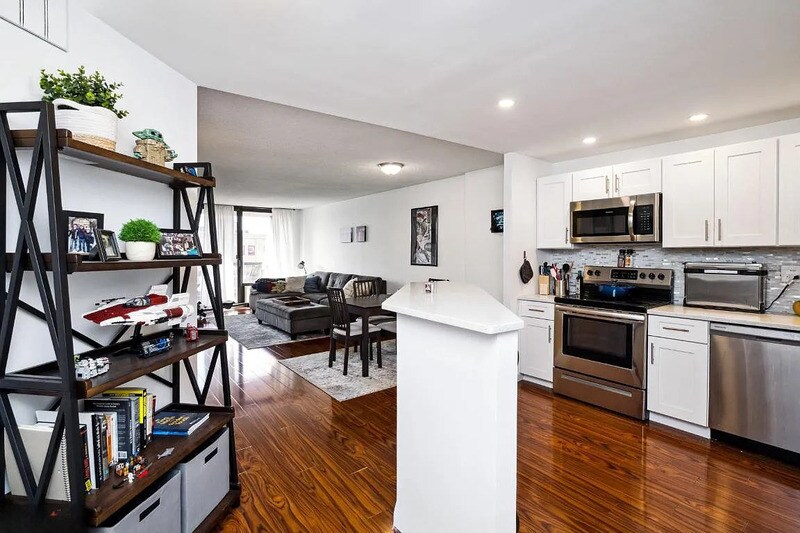 Foto principal - 241 S 6th St