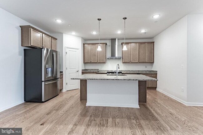 Foto del edificio - 3700 Havertill Ln