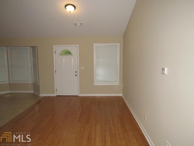 Building Photo - 1760 Shady Creek Ln NE