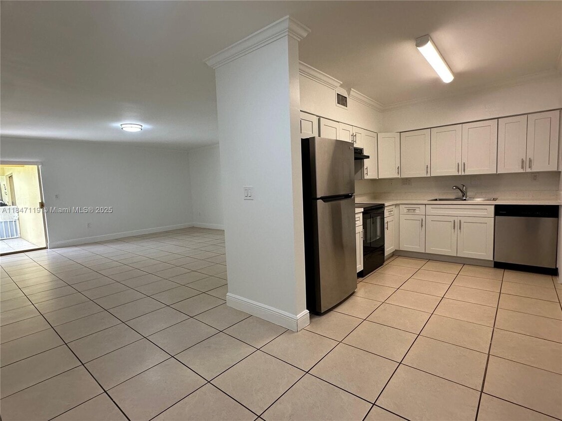 Primary Photo - 2536 Van Buren St