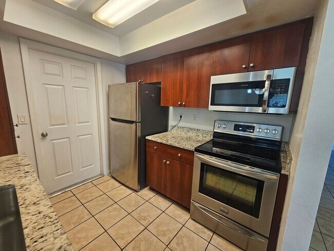 Foto del edificio - Location Location Location of this nice 3 ...