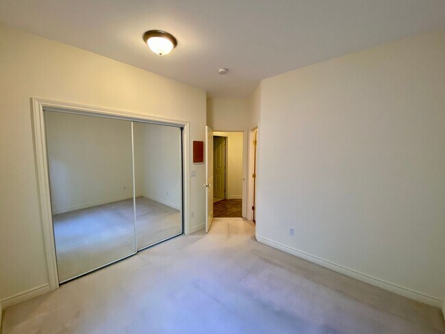 Foto del edificio - 8616 Blue Grouse Way