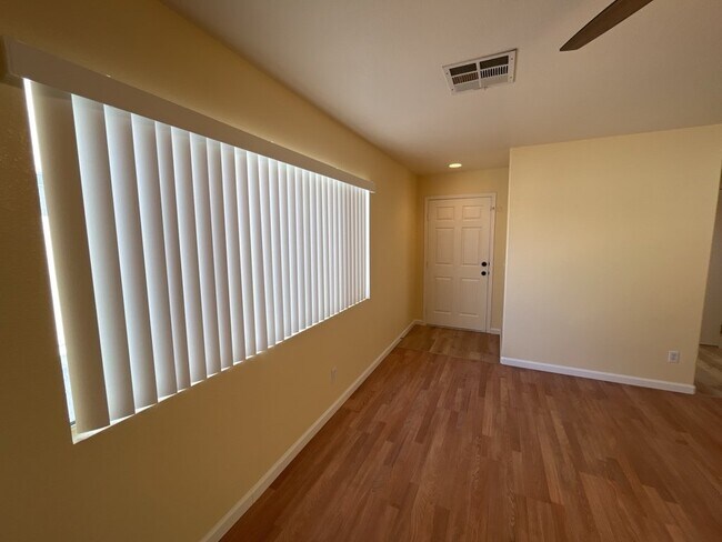 Foto del edificio - Experience luxurious living in this stunni...