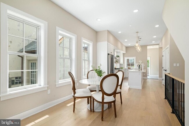 Building Photo - 347 E Gorgas Ln