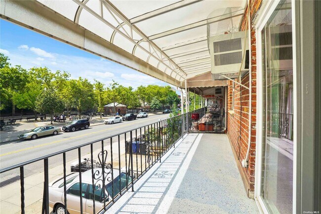 Building Photo - 22-40-40 Steinway St
