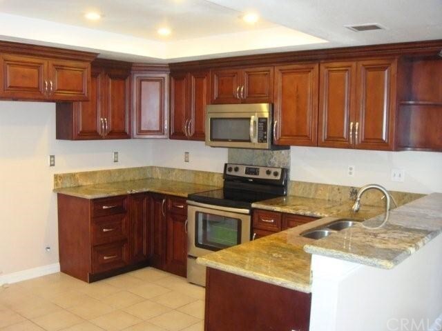 Building Photo - 70 W Yale Loop