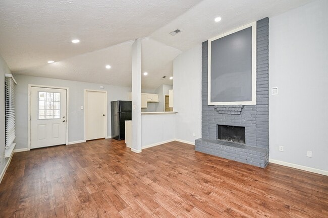 Building Photo - 6715 Greenyard Dr
