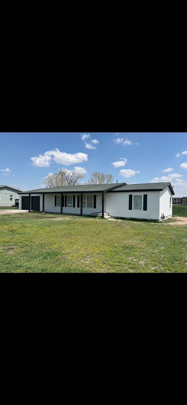Building Photo - 791 Willow Dr