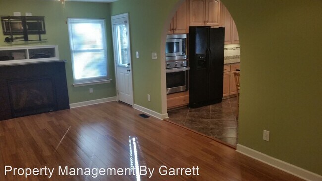 Building Photo - 3 br, 2.5 bath House - 105 Bellows Place