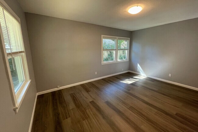 Foto del edificio - 2102 W 28th St