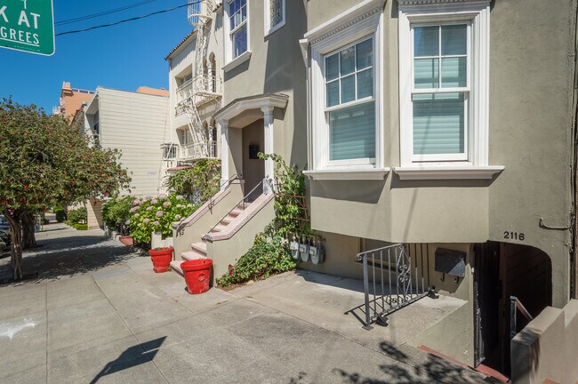 Foto del edificio - 2116 Leavenworth St