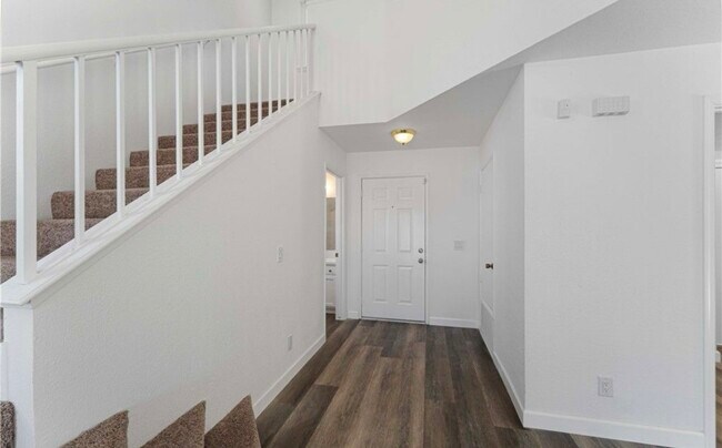 Building Photo - 44857 Landau Ave