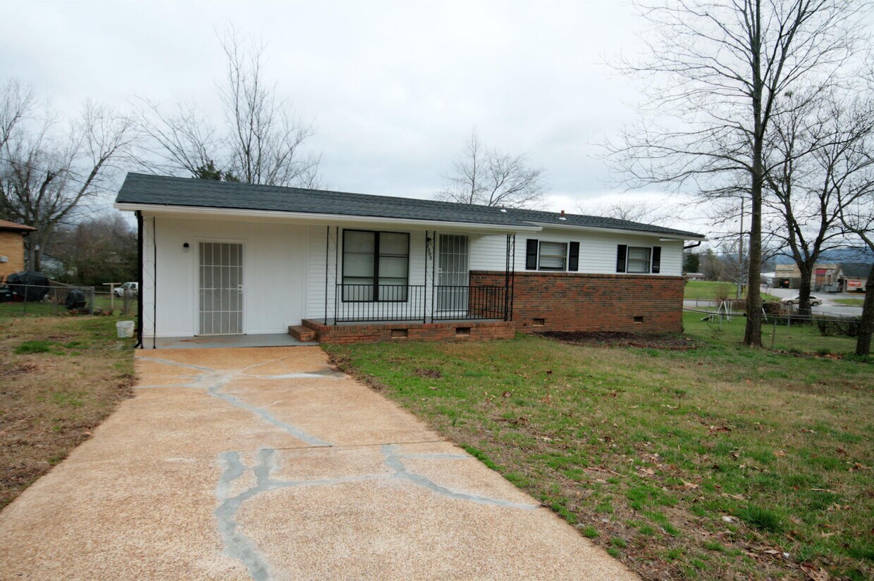 Foto principal - 3000 Shadow Lawn Dr NW