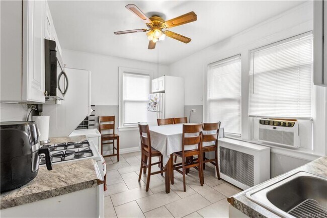 Foto del edificio - 530 Fourth Ave