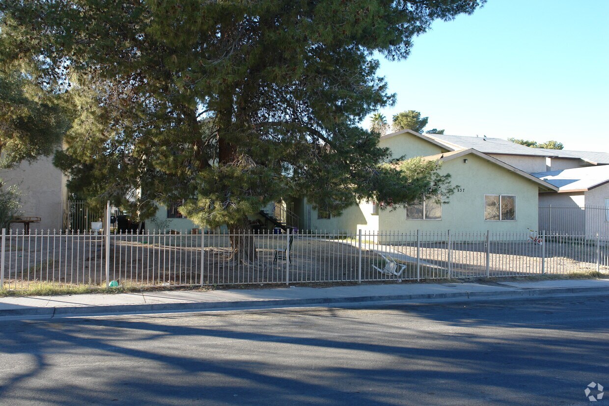 Bruce Gardens Apartments in Las Vegas, NV