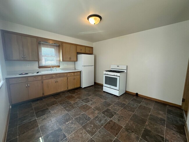 Foto del edificio - 1335-1337 S. 111th Street