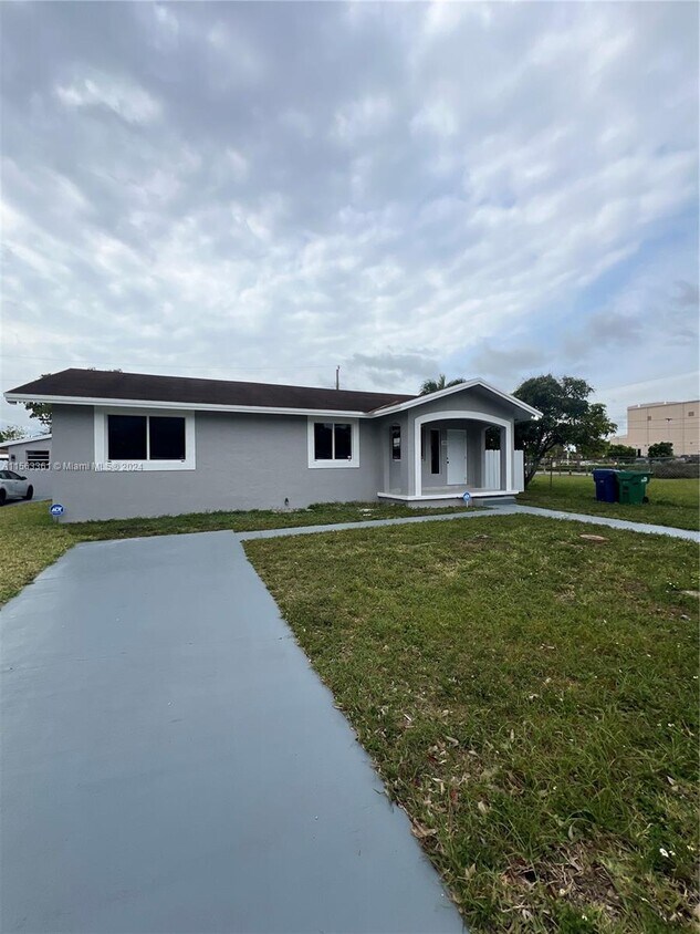 Foto principal - 3280 NW 213th Terrace
