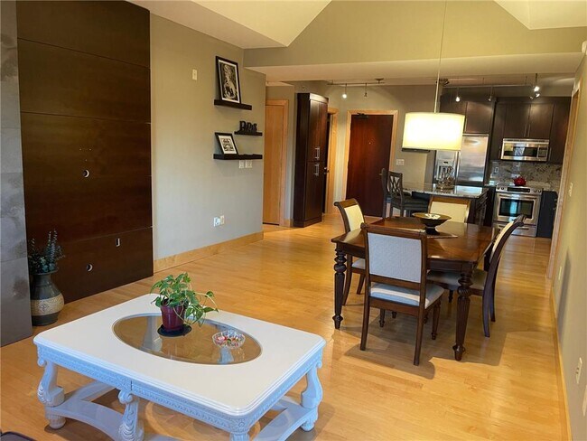 Foto del edificio - 80 Western Ave N