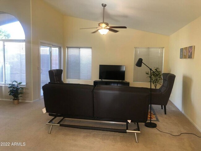Foto del edificio - BEAUTIFUL NORTH PHX RENTAL PRIVATE POOL