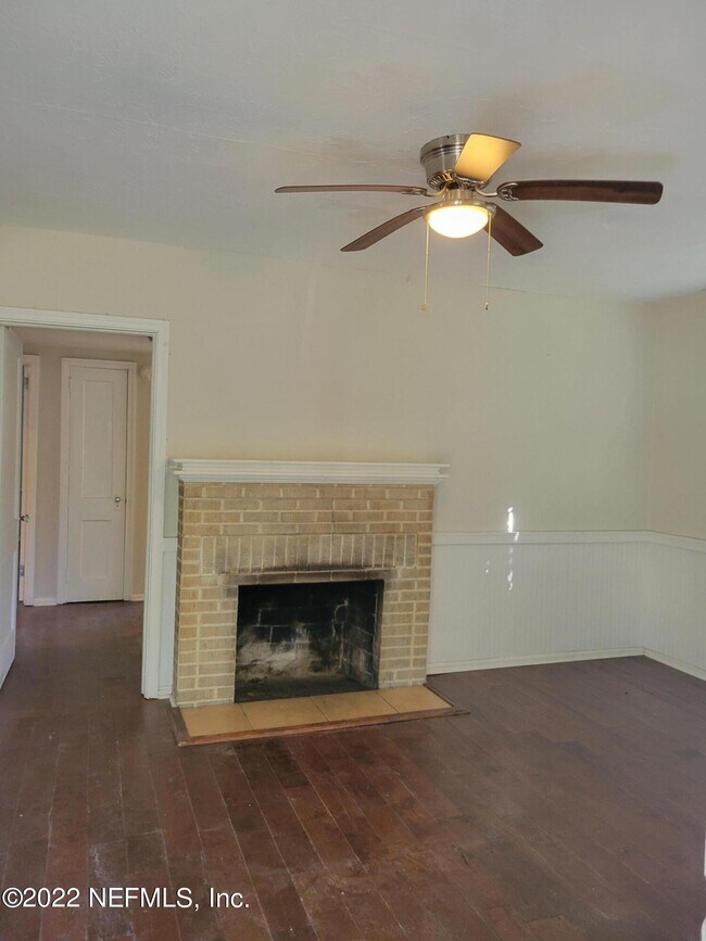 Building Photo - 4719 Crescent St