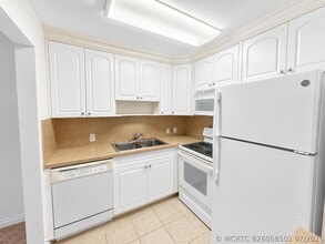 Building Photo - 254 Mansfield G