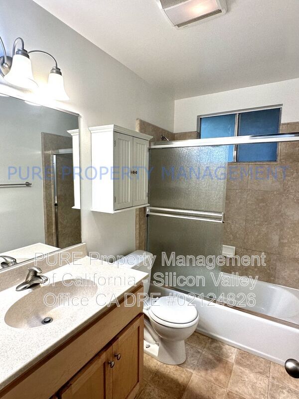 Foto del edificio - 102 Oak Ln
