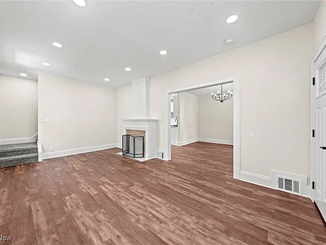 Building Photo - 2225 Portman Ave